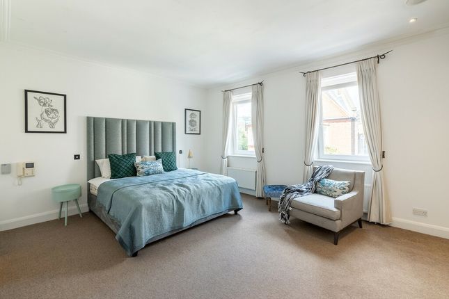 Property to rent in Dilke Street, Chelsea