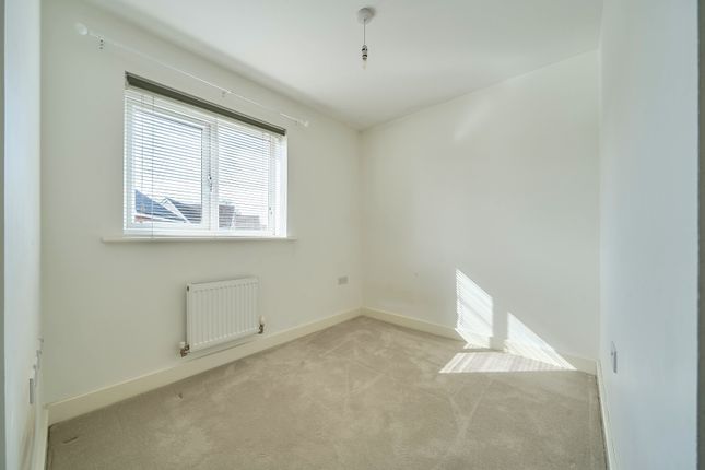 Armstrong Road, Cheltenham photo 4