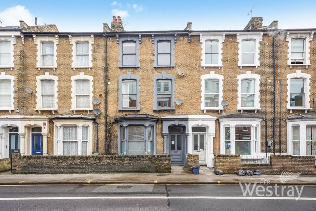 Duplex for sale in Graham Rooad, London