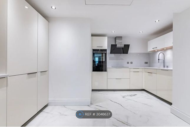 Apartment, Sheldon Square, London photo 5