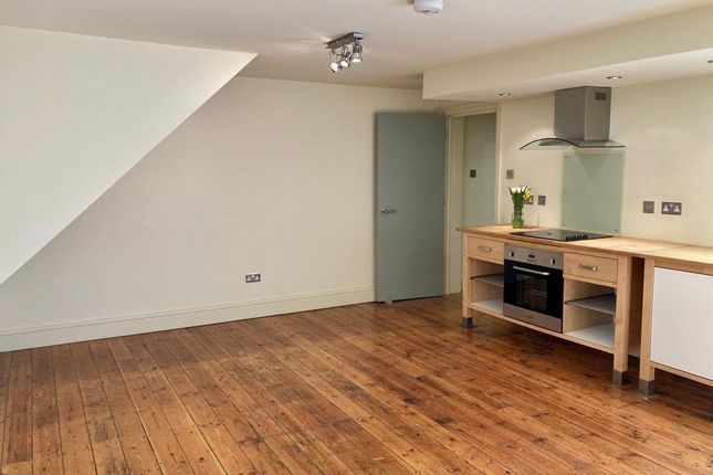 1b, Charman Road, Redhill photo 3
