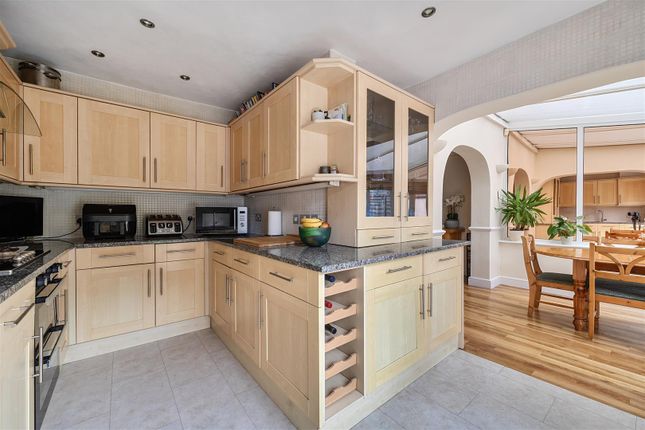 17, Willett Close, Petts Wood photo 2