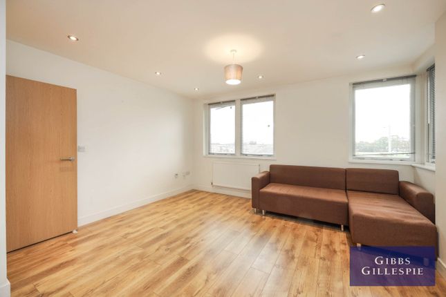 Flat 14 Crimson Court, 1390, Uxbridge Road, Uxbridge photo 3