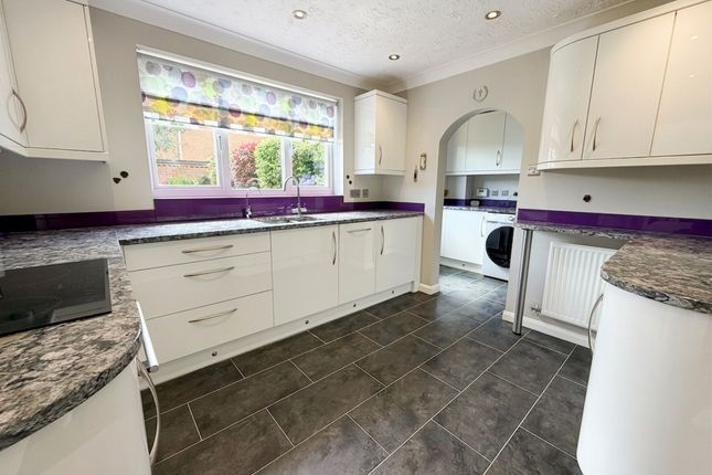 16 Lindisfarne Way, Grantham photo 3