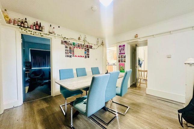 13 Rolleston Drive, Nottingham photo 2