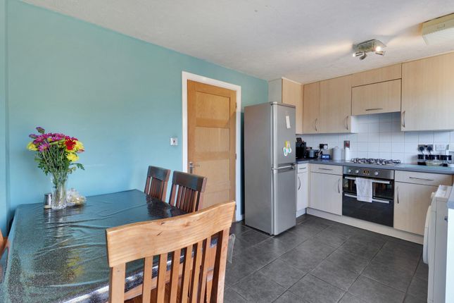 2 St. Johns Way, Edenbridge photo 3