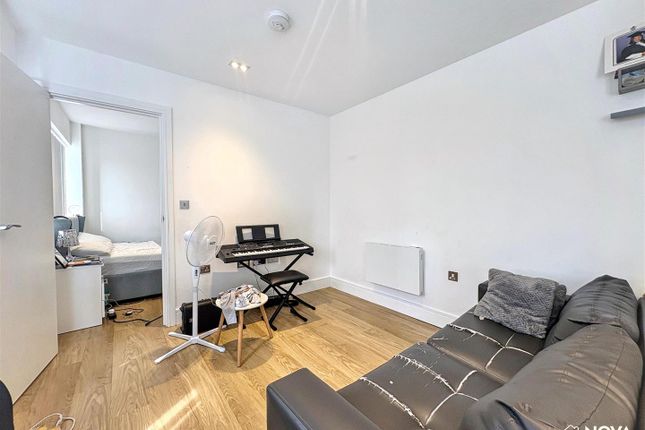 Flat 54, Arrowhead House, Laporte Way, Luton photo 3