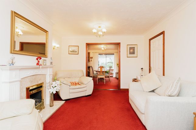 27, Collingwood Drive, Norwich photo 3