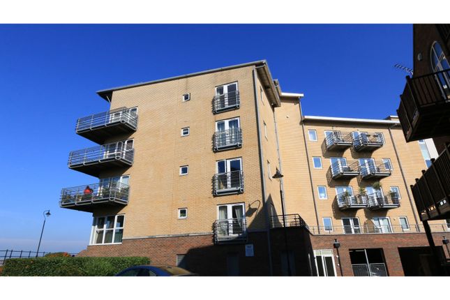 Thumbnail Flat to rent in Lightermans Way, Greenhithe