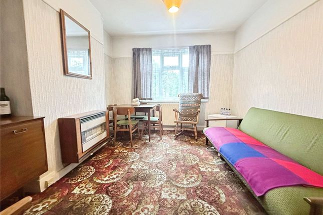 5 Houlditch Road, Leicester photo 3