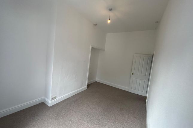 Flat 4, 31 Westbourne Avenue, Hull photo 4
