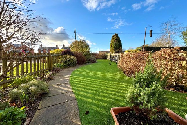 2 Linnet Cottages, High Street, Shirrell Heath photo 2