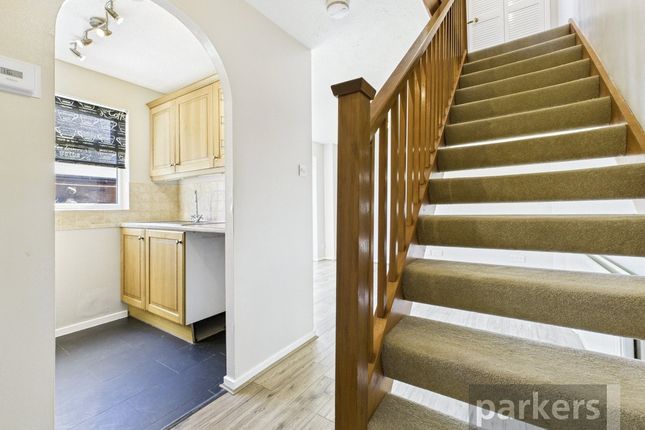 27, Bracken Close, Oxfordshire photo 2