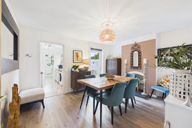 15 Barrington Road, Horsham photo 3