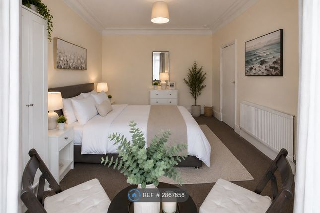 Silverdale Avenue, Westcliff-On-Sea photo 2