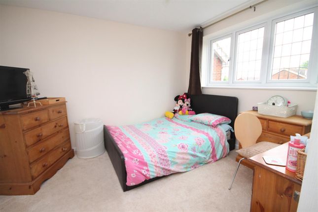 25, Ramworth Way, Aylesbury photo 4