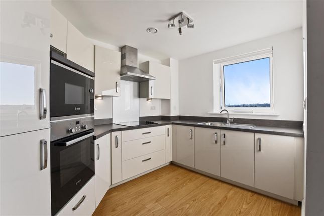 Flat for sale in Goldwyn House, Studio Way, Borehamwood