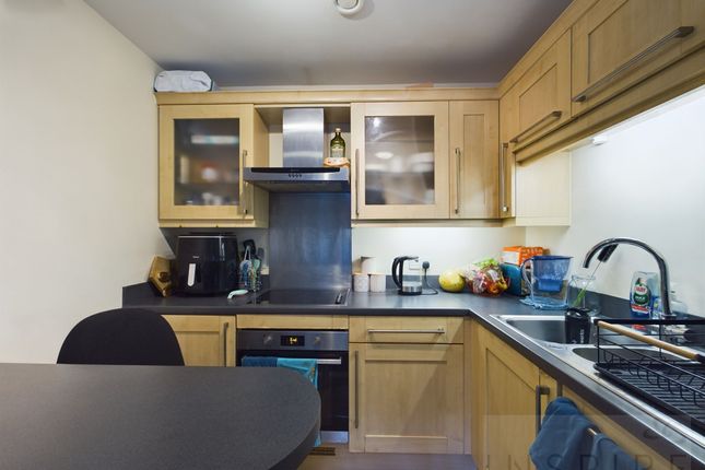 Flat to rent in Carfax, Dulcima House