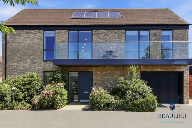 4-bed detached on 11, Albatross Way, Chelmsford, £650,000