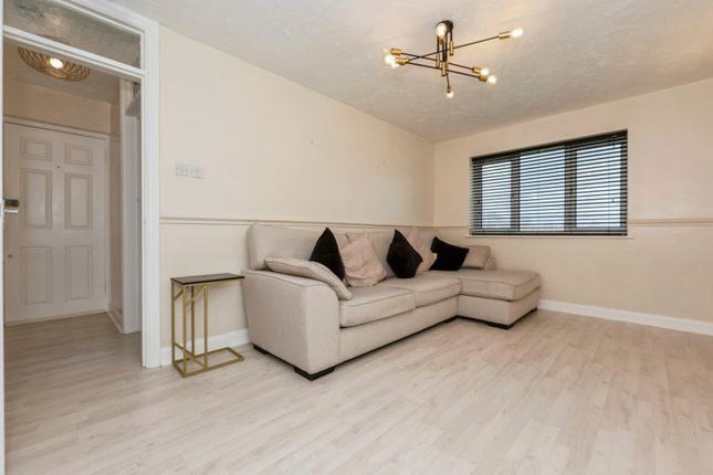 37, Eton Way, Kent photo 2