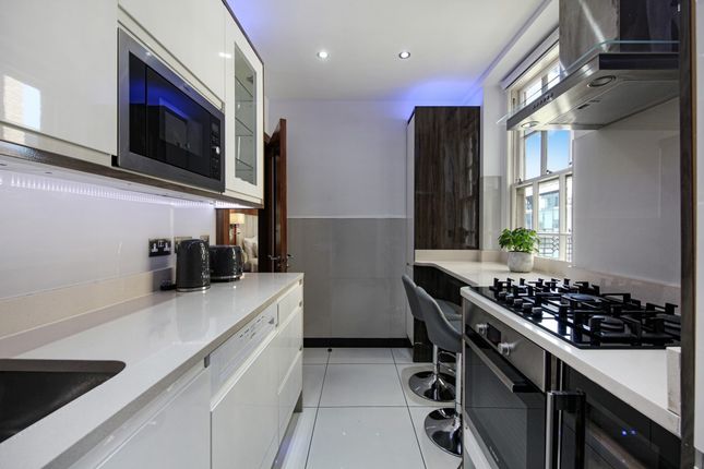 Flat 12, Cumberland Court, Great Cumberland Place, London photo 4