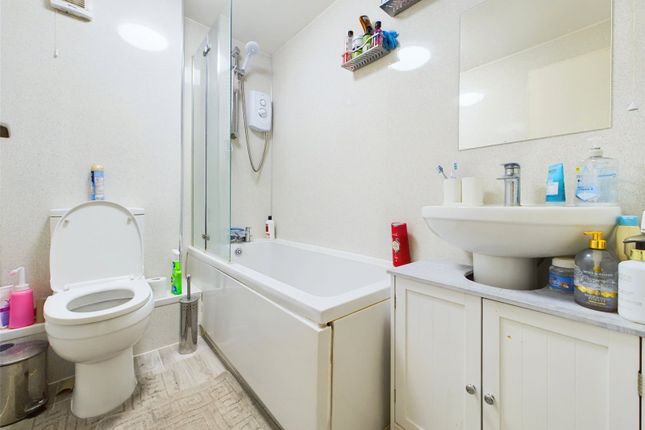 Flat for sale in Romford Road, Forest Gate, London