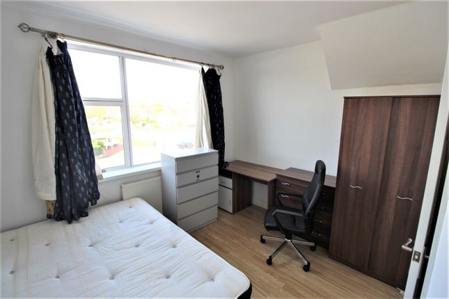 Thumbnail Flat to rent in Quinton Parade, Cheylesmore, Coventry
