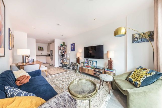 Thumbnail Flat to rent in Benedict Road, London