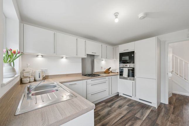 15 Cults Road, Bathgate photo 2