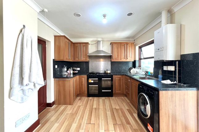 220, Mortlake Road, Ilford photo 4