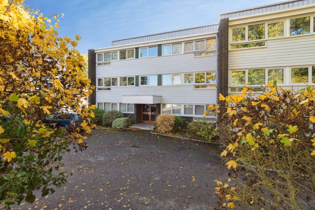 2-bed flat on Pirton Road, Hertfordshire, £265,000