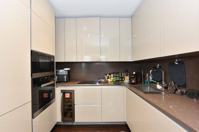 79 and 80, Haines House, Charles Clowes Walk, London photo 3