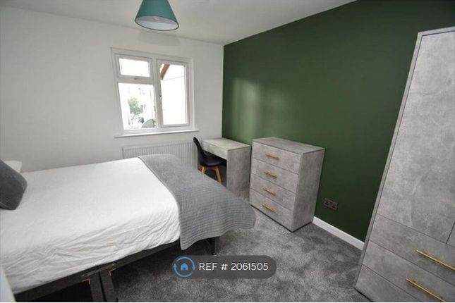 Room to rent in St Georges Road, Truro