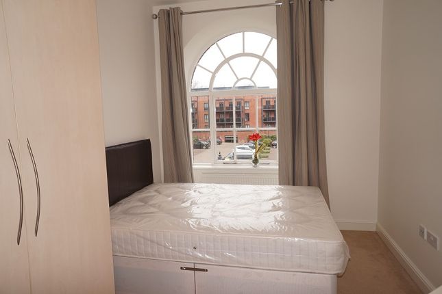 Apt 143, Manchester photo 5
