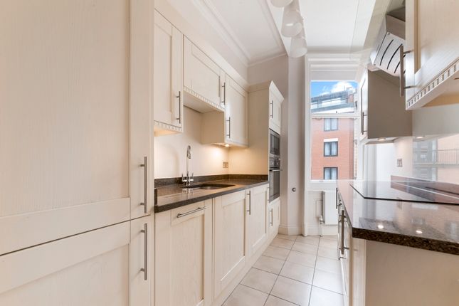 Flat to rent in Ridgmount Gardens, Bloomsbury