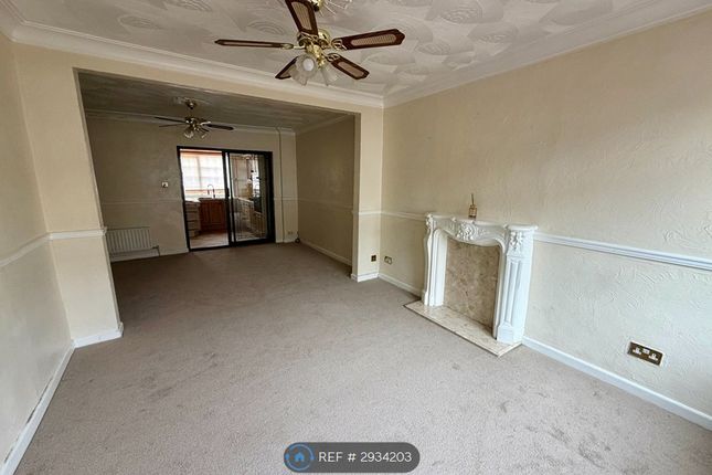 Western Avenue, Dagenham photo 4