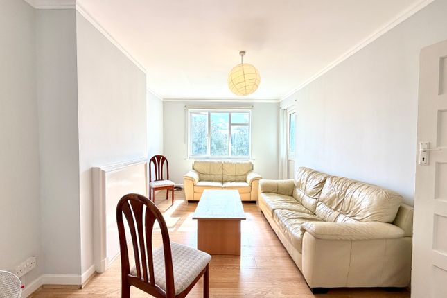 36, Market Place, Falloden Way, London photo 5