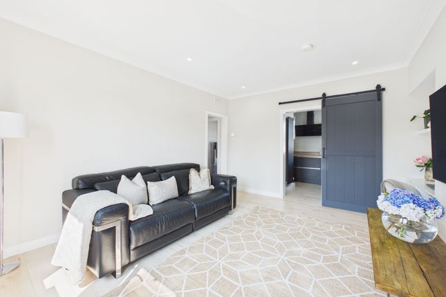 56 Sempie Street, Hamilton photo 3