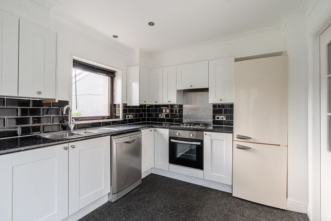 16, Suttieslea Crescent, Newtongrange photo 2