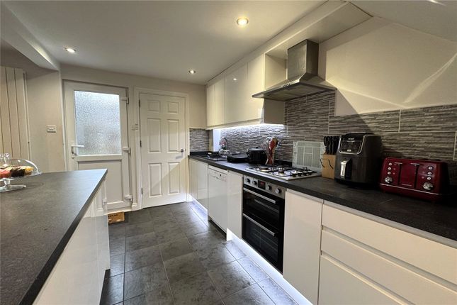 6, Sedgemoor, Hampshire photo 3