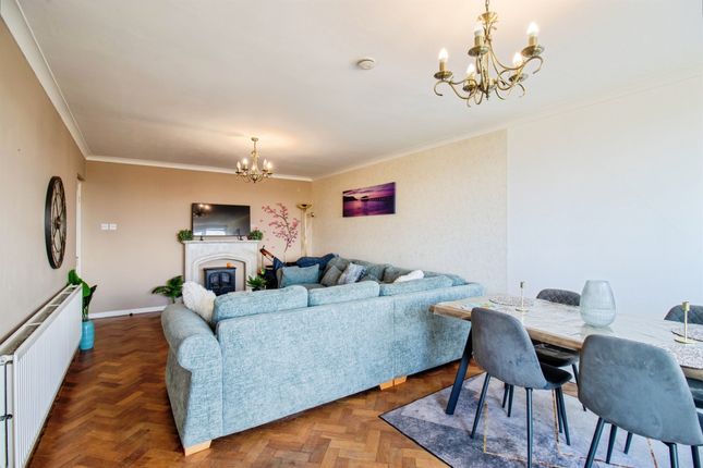79, Kenilworth Court, Coventry photo 3