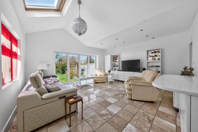48, Elgar Avenue, Surbiton photo 2