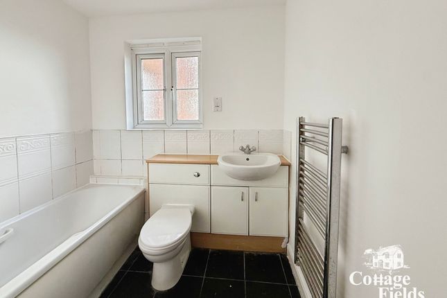 49 Bromley Close East Road, Harlow photo 5