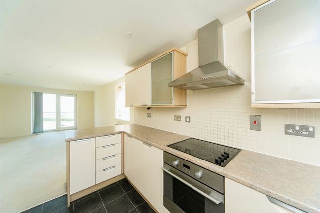 Flat 11, 14, San Diego Way, Eastbourne photo 4