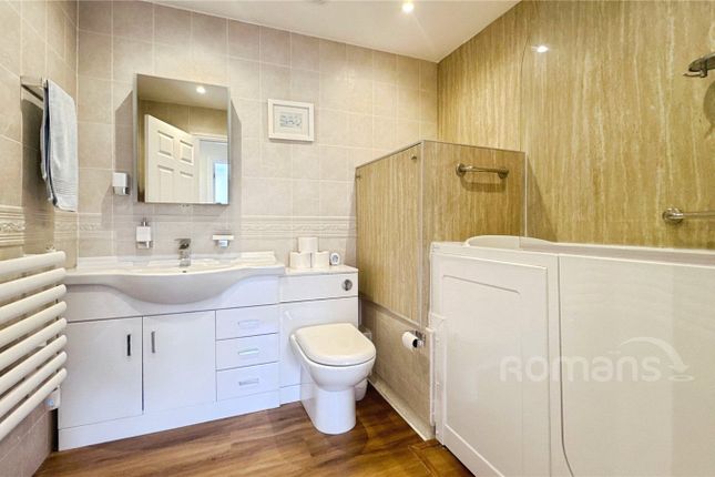 17, Beaumont Village, Aldershot photo 3