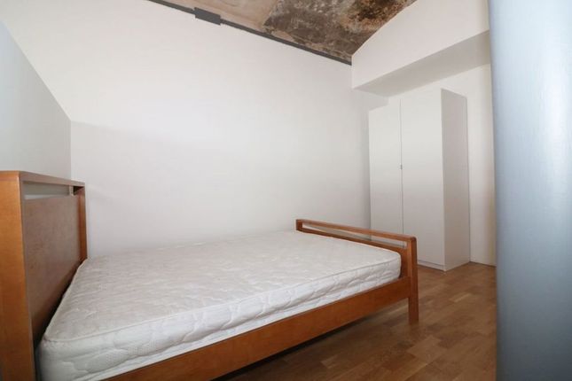322, Velvet Mill, Lil,ycroft Road photo 4