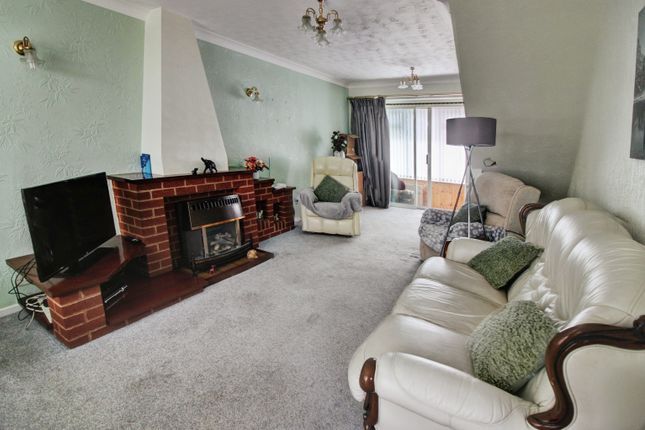 47, Lakeside Drive, Cannock photo 4