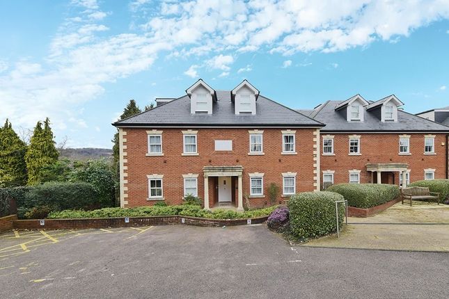 Thumbnail Penthouse for sale in West Hill Place, Oxted