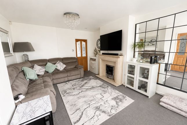 8, Pasture Close, Bradford photo 4