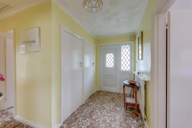 24, Rudgwick Avenue, Worthing photo 3